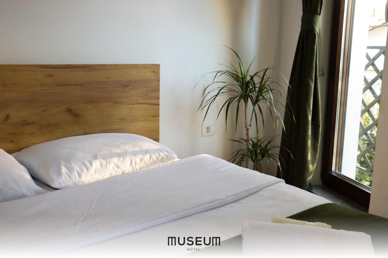 Museum Hotel Pristina Exteriör bild