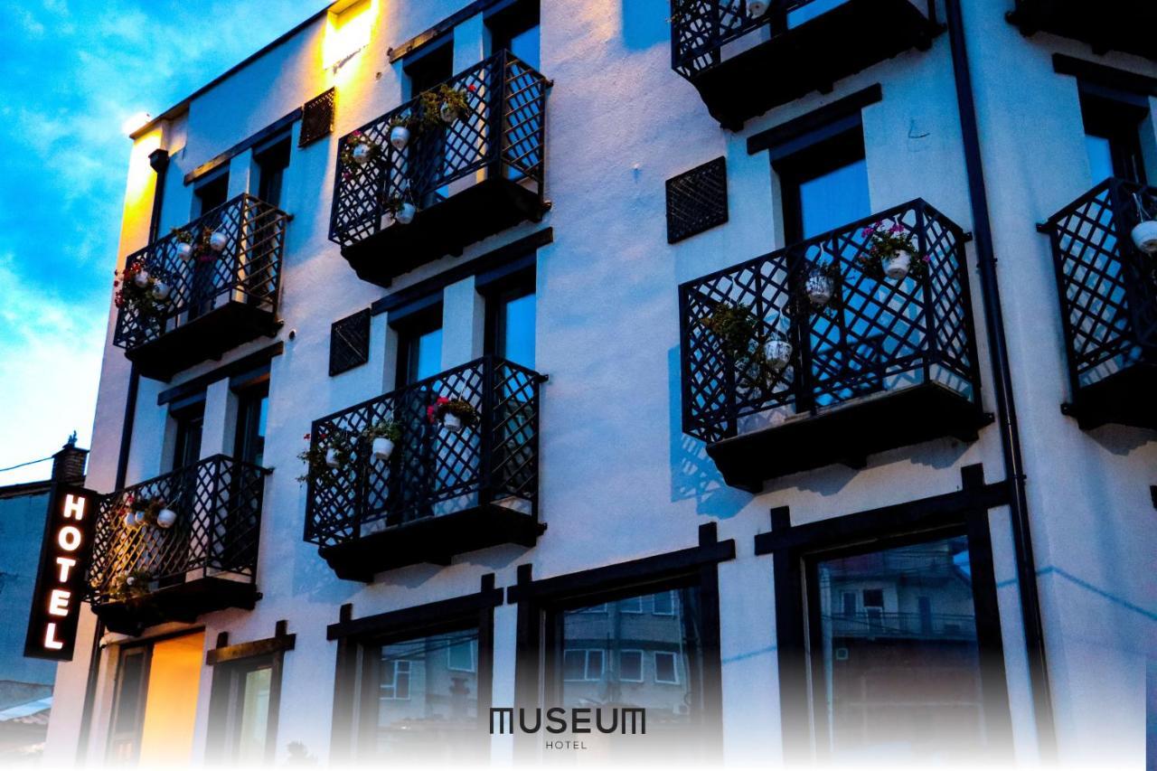Museum Hotel Pristina Exteriör bild