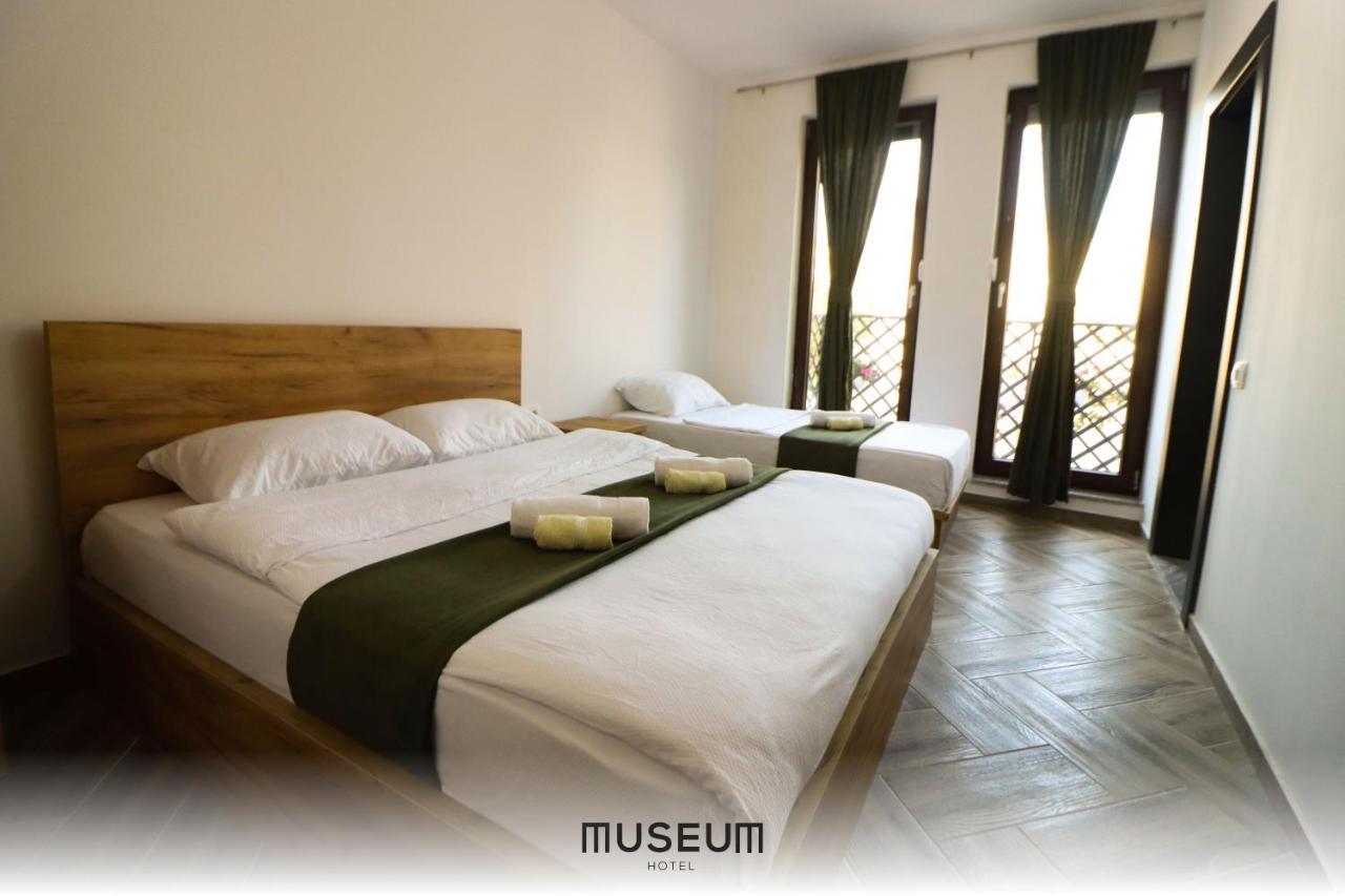 Museum Hotel Pristina Exteriör bild