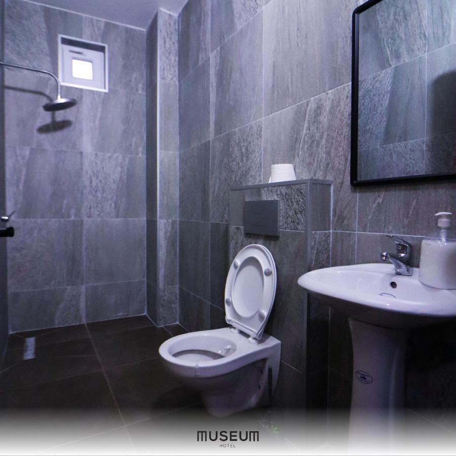 Museum Hotel Pristina Exteriör bild