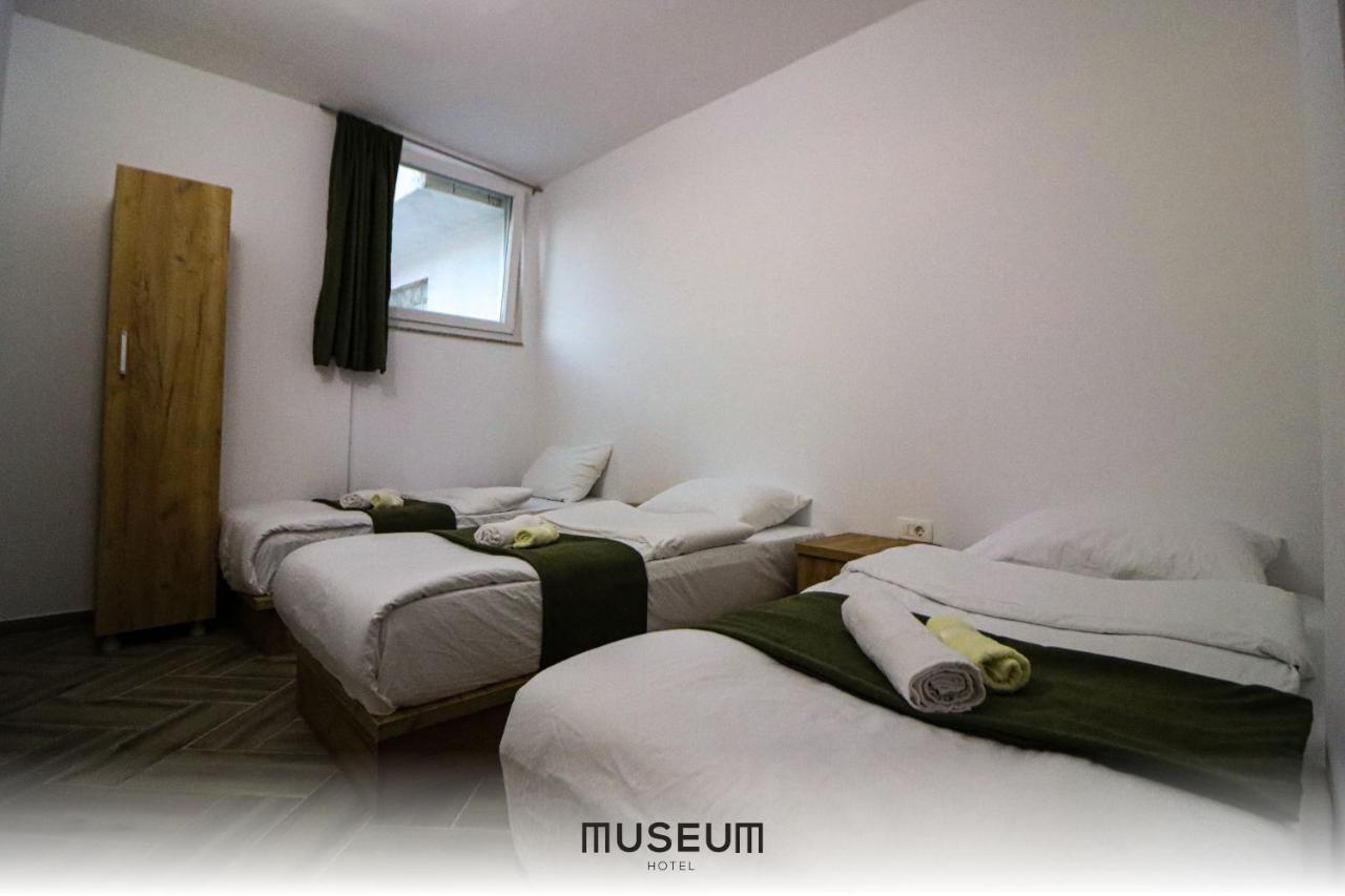 Museum Hotel Pristina Exteriör bild