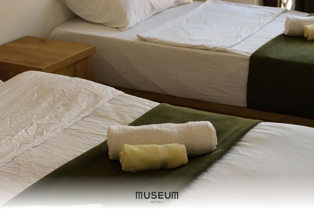 Museum Hotel Pristina Exteriör bild