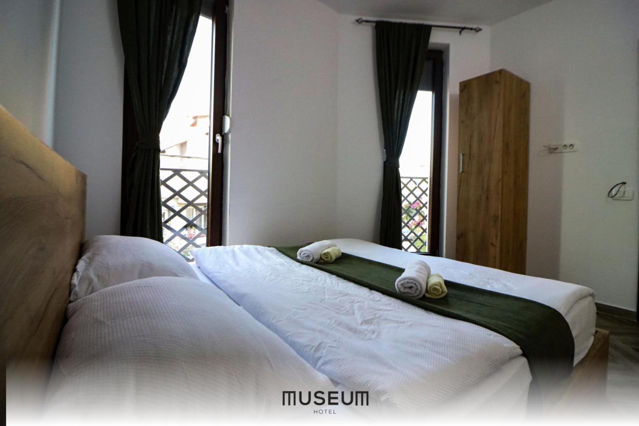 Museum Hotel Pristina Exteriör bild